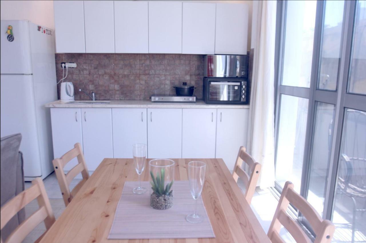 Central Apartment With Shelter Room -1 Bedroom & Living Room And Balcony Tel Aviv Exterior foto